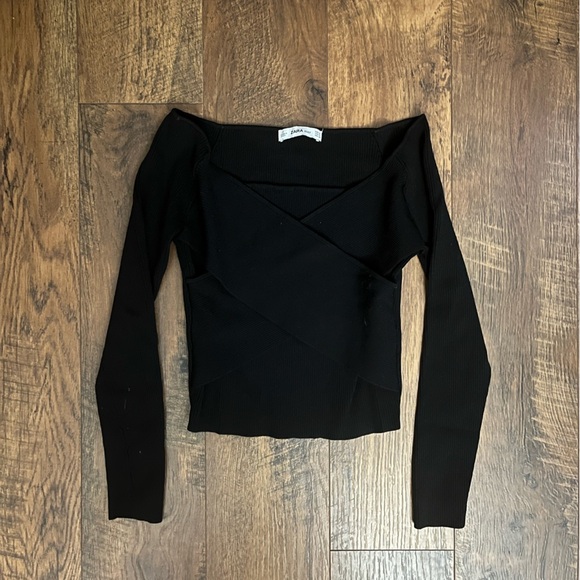 Zara Tops - Zara simple black wrap top